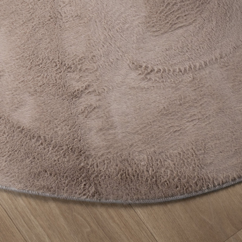 Round Low-Pile Rug - Cozy Taupe