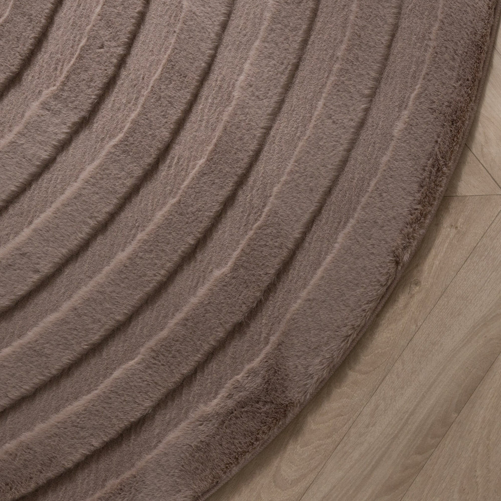 Irregular Rug - Flowy Wavy Taupe